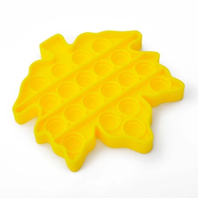 Shaped Poppers Maple Leaf - Bullseye's Playground™ 3 Shaped Poppers Maple Leaf - Bullseye's Playground™